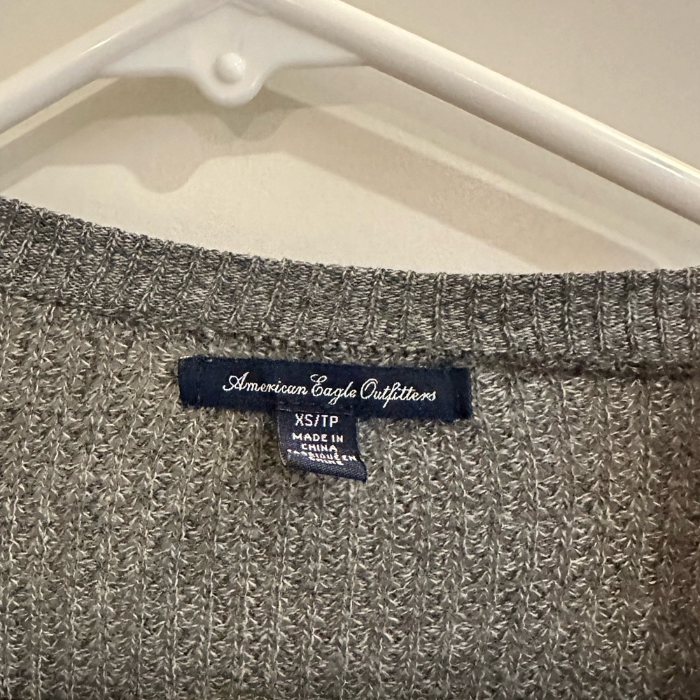 Cute grey American Eagle sweater